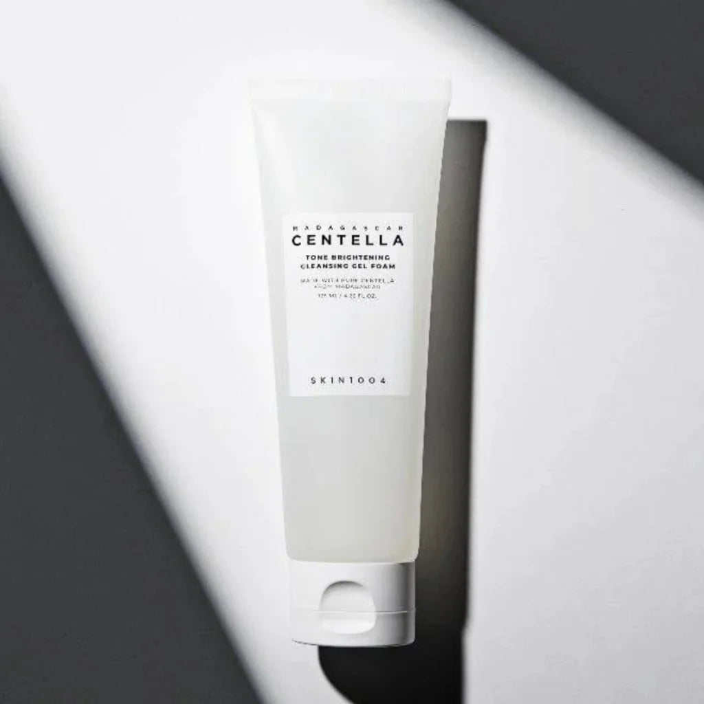SKIN 1004 Tone Brigthening Cleansing Foam